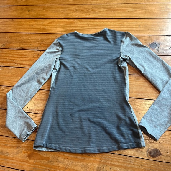 (335) NIKE DRI-FIT TOP - Picture 8 of 16